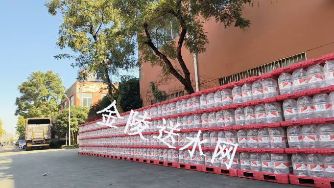 仙林湖哇哈哈桶装水