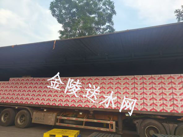 仙林湖哇哈哈瓶装水